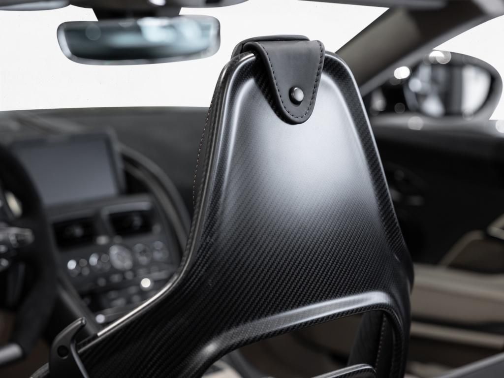 Aston Martin DBS 2024