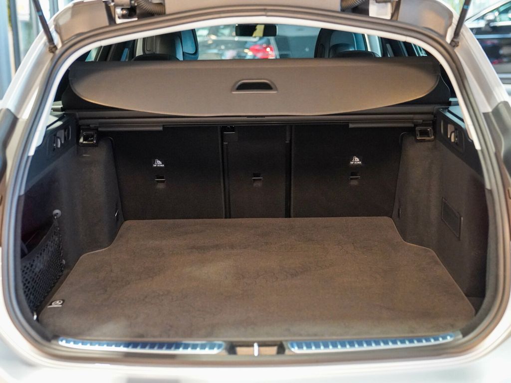 Mercedes-Benz C 220 2025