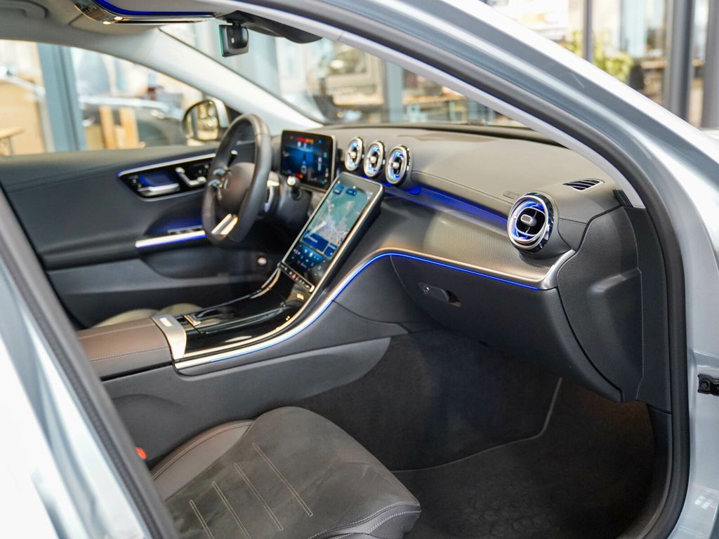 Mercedes-Benz C 220 2025
