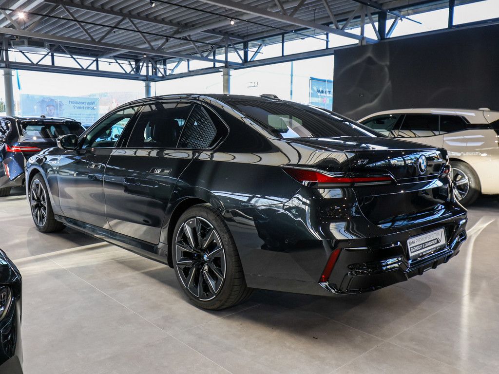 BMW i7 2024