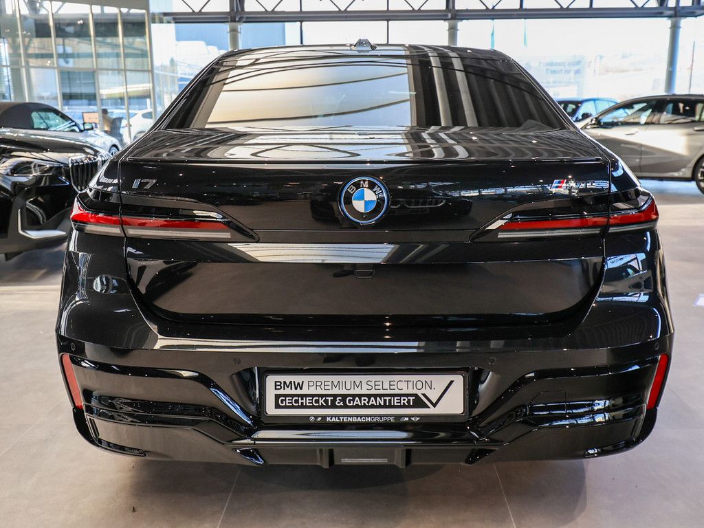BMW i7 2024