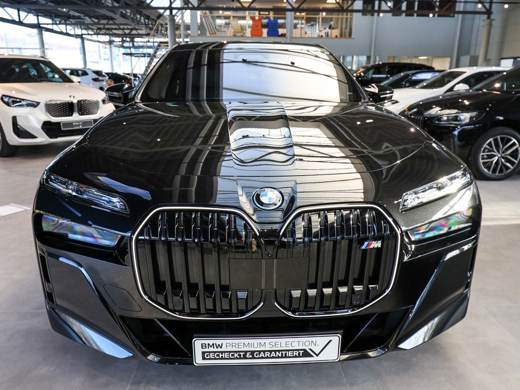 BMW i7 2024