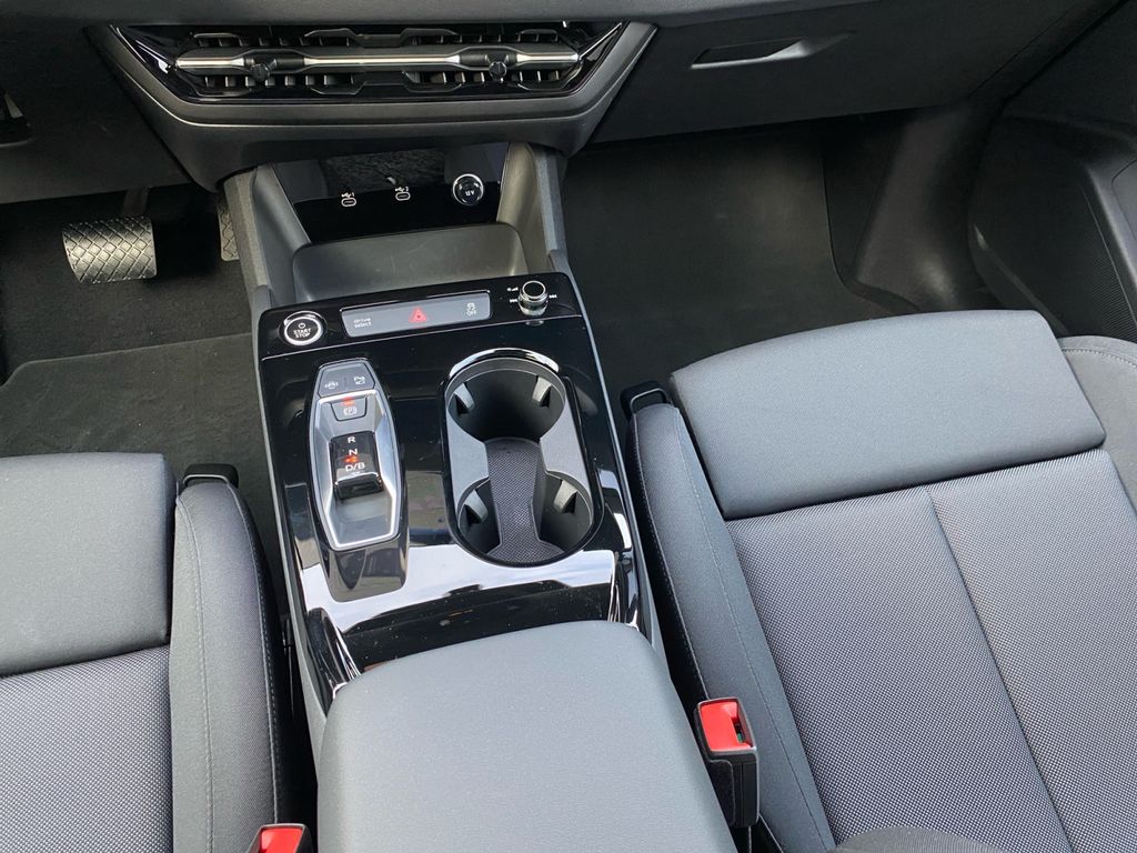 Audi Q6 e-tron 2025