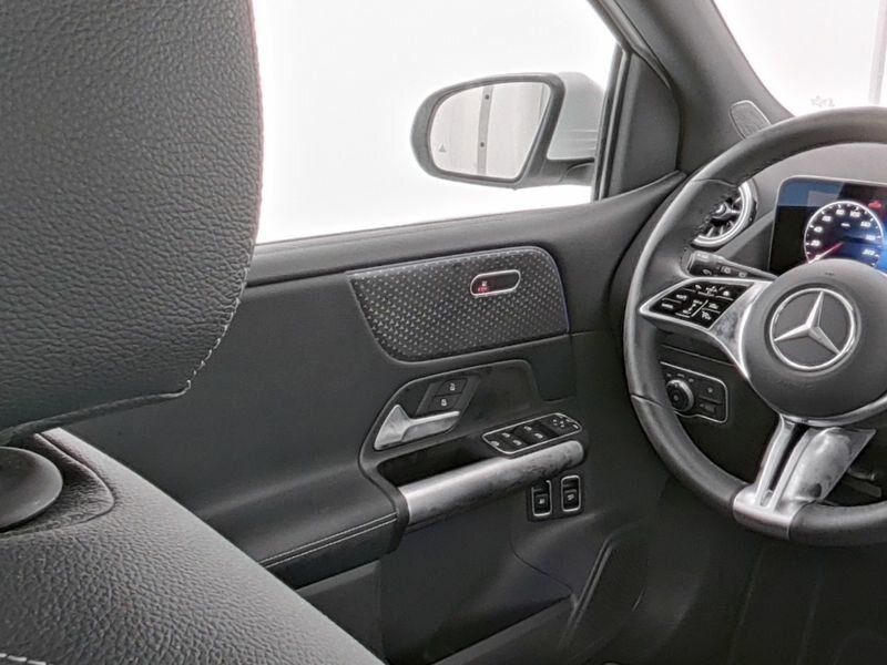 Mercedes-Benz B 250 2025