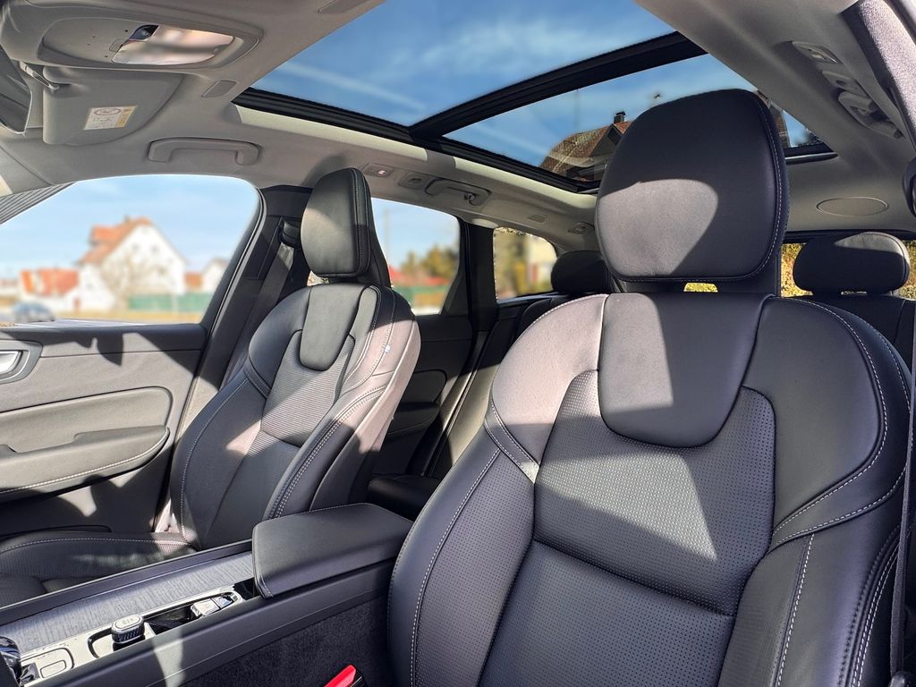 Volvo XC60 2025