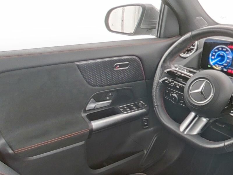 Mercedes-Benz EQA 2024