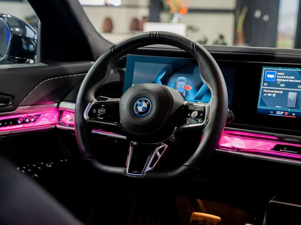 BMW i7 2025