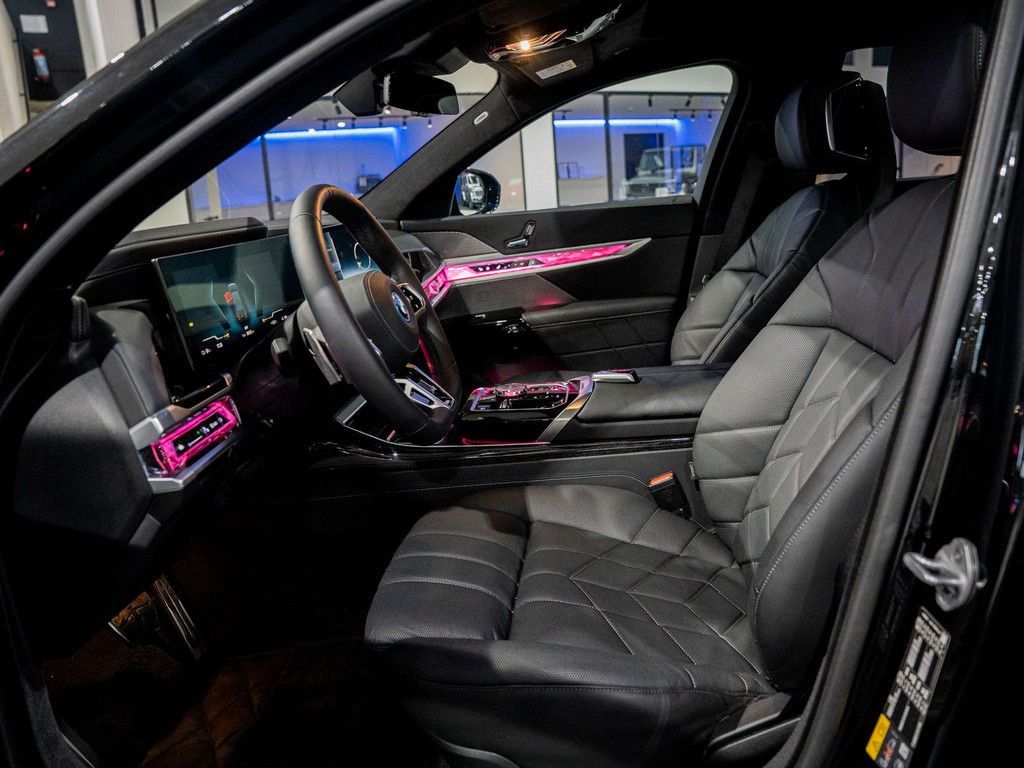 BMW i7 2025