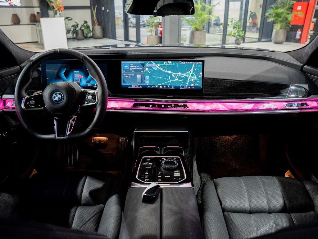 BMW i7 2025