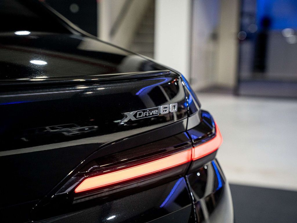 BMW i7 2025