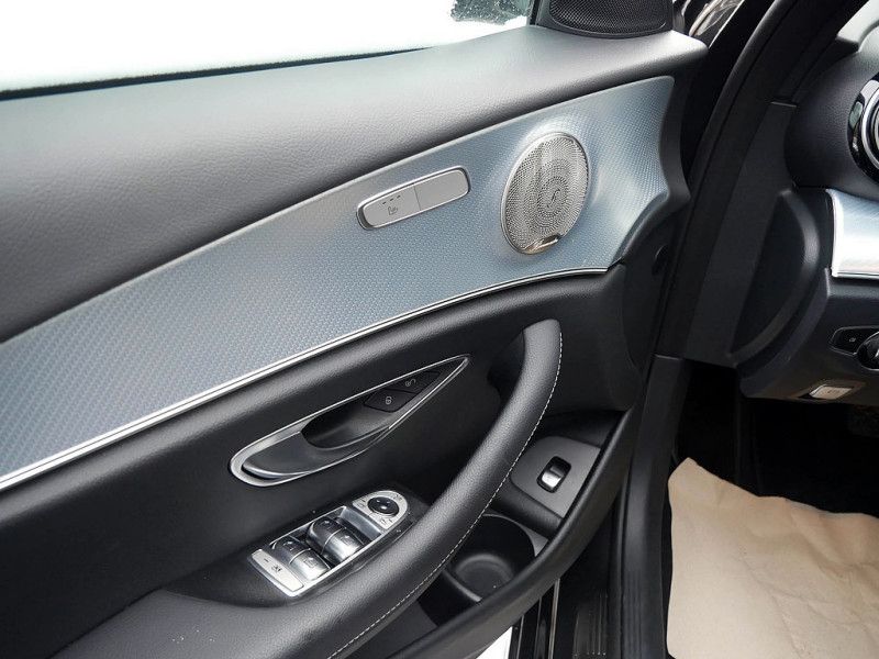 Mercedes-Benz E 300 2022