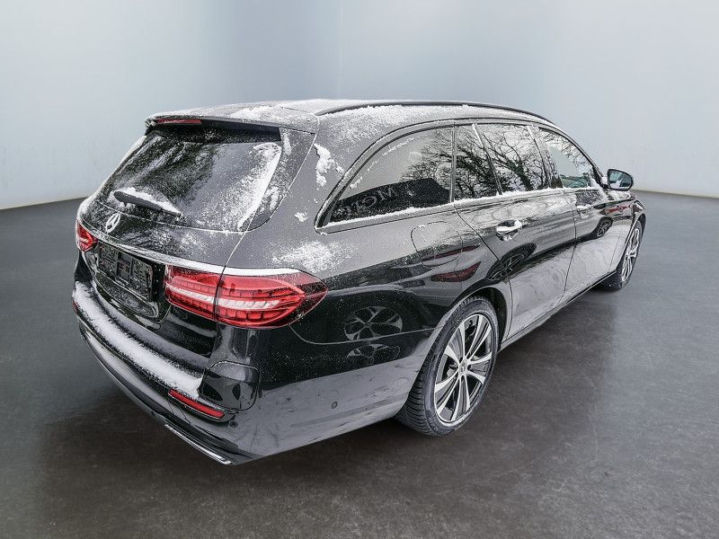 Mercedes-Benz E 300 2022