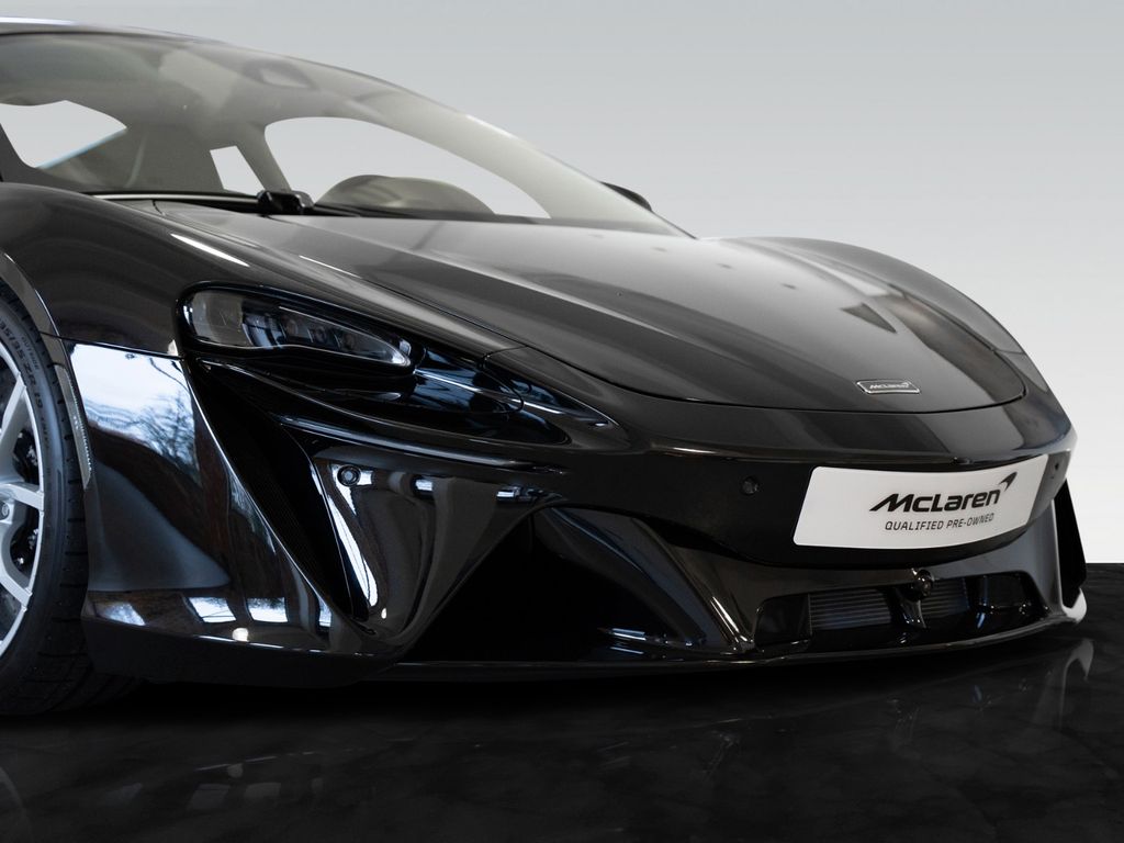 McLaren Artura 2023