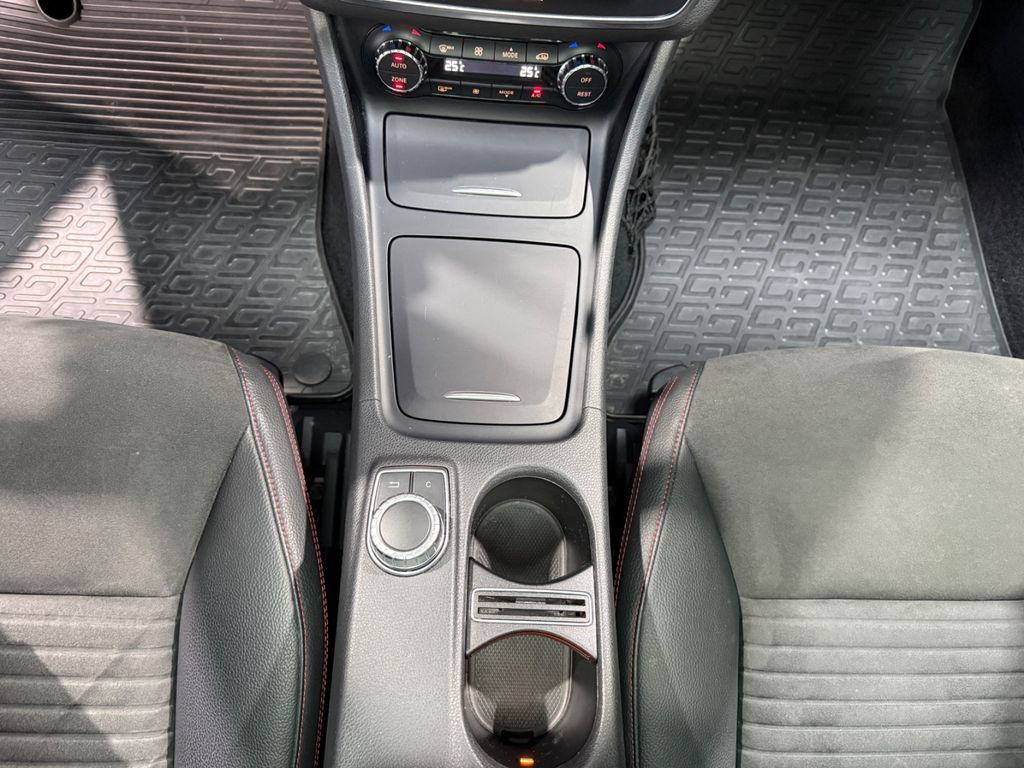 Mercedes-Benz GLA 220 2015