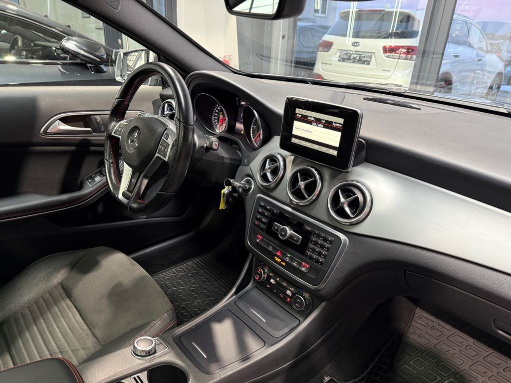 Mercedes-Benz GLA 220 2015