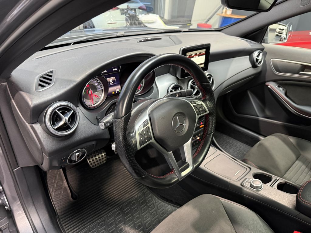 Mercedes-Benz GLA 220 2015