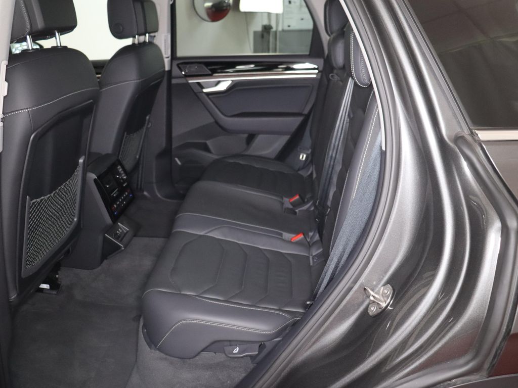 Volkswagen Touareg 2025