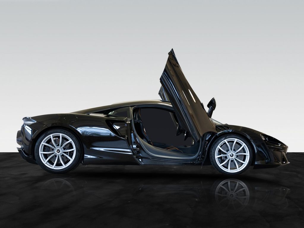 McLaren Artura 2023