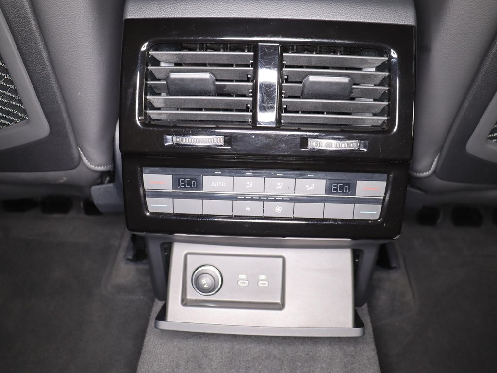 Volkswagen Touareg 2025