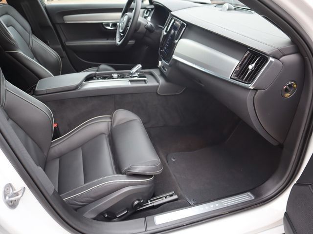 Volvo V90 Cross Country 2023