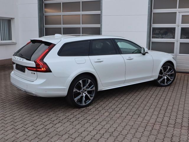 Volvo V90 Cross Country 2023