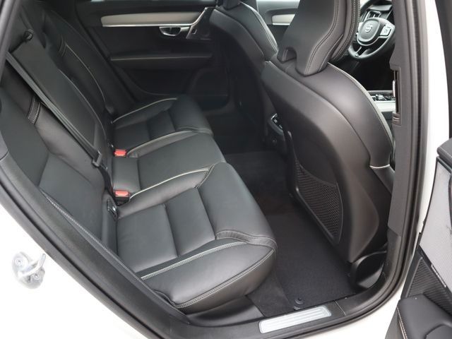 Volvo V90 Cross Country 2023