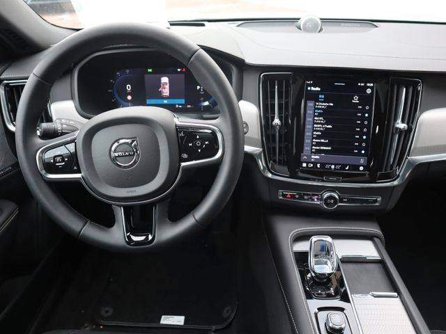 Volvo V90 Cross Country 2023