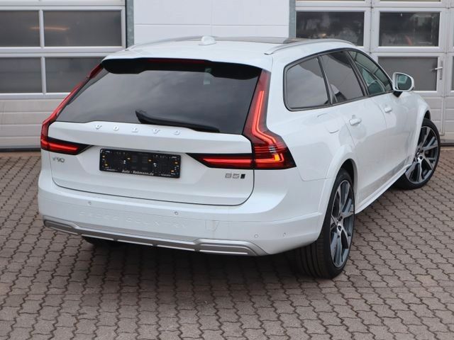 Volvo V90 Cross Country 2023