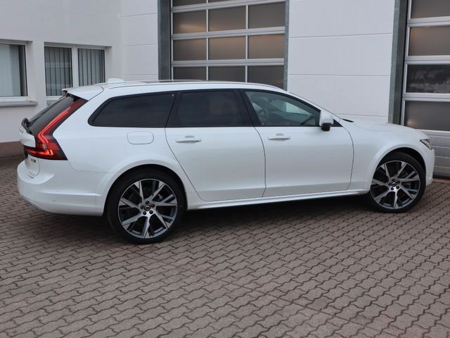 Volvo V90 Cross Country 2023
