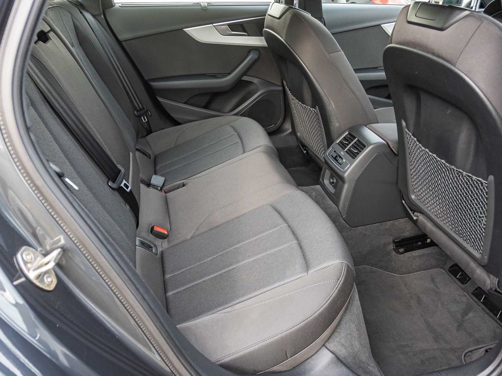 Audi A4 2021