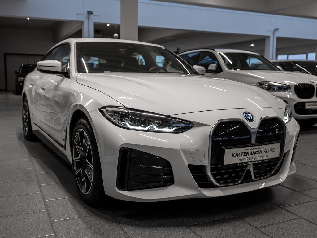 BMW i4 2023