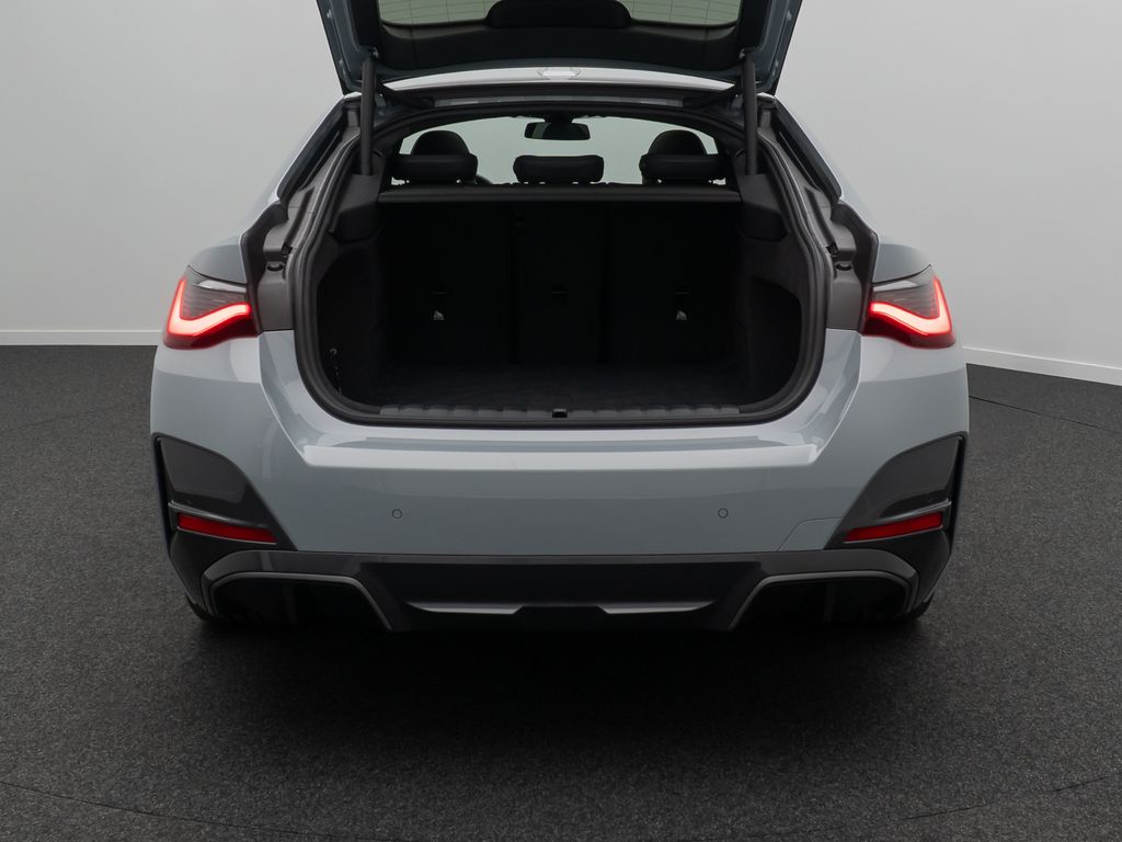 BMW i4 2023