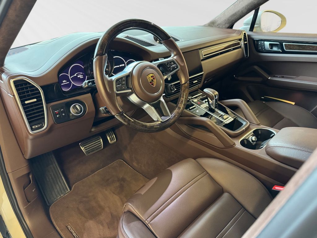 Porsche Cayenne 2021