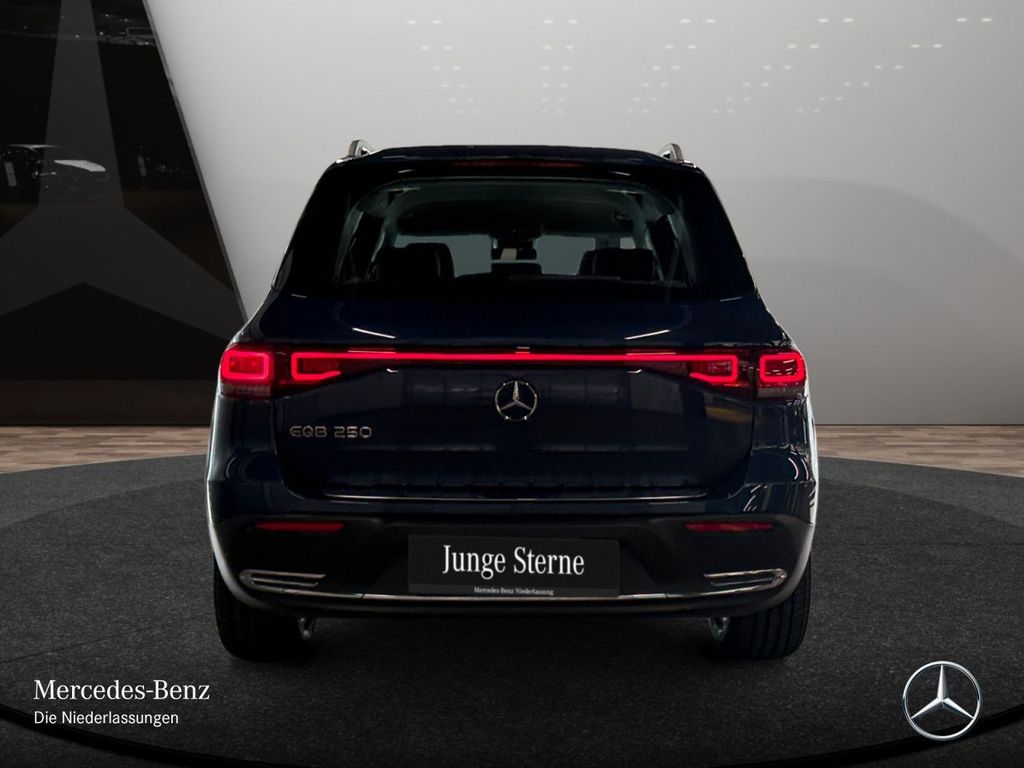 Mercedes-Benz EQB 2022