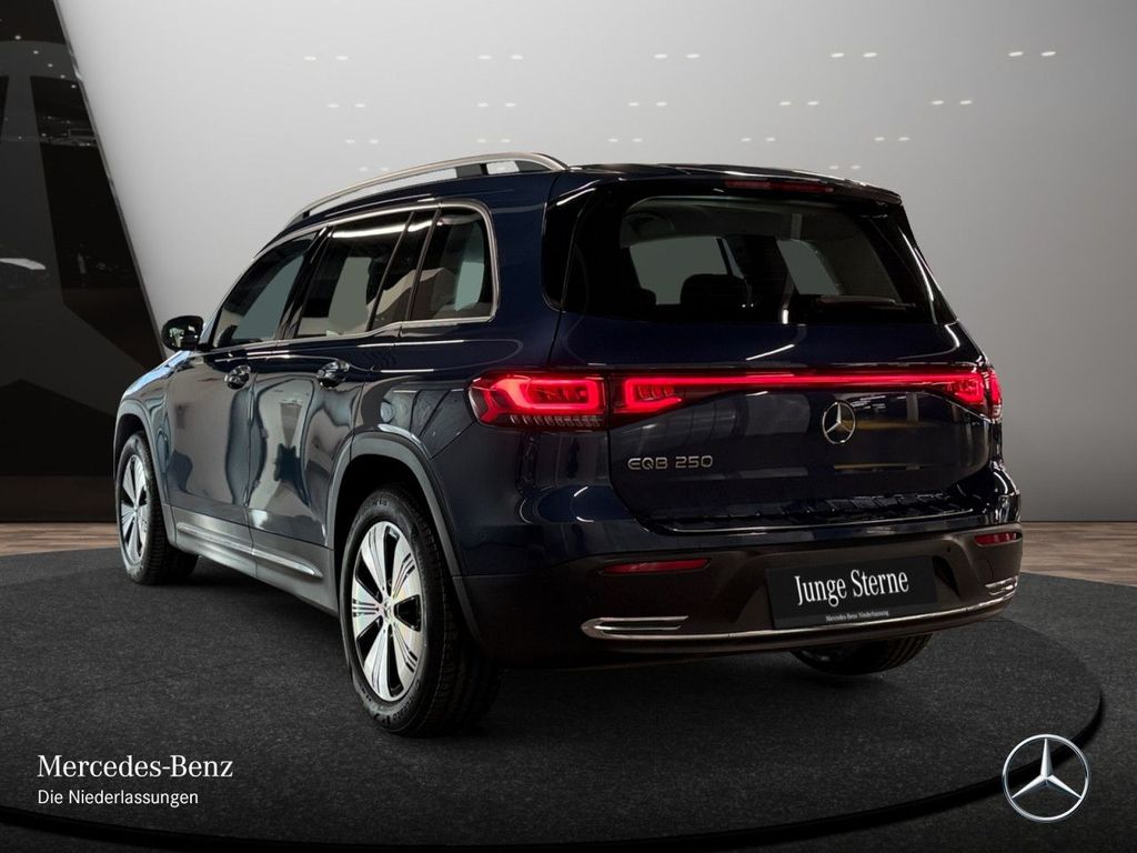 Mercedes-Benz EQB 2022