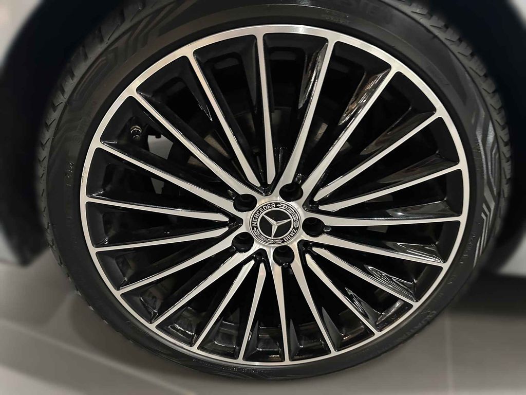 Mercedes-Benz C 300 2024