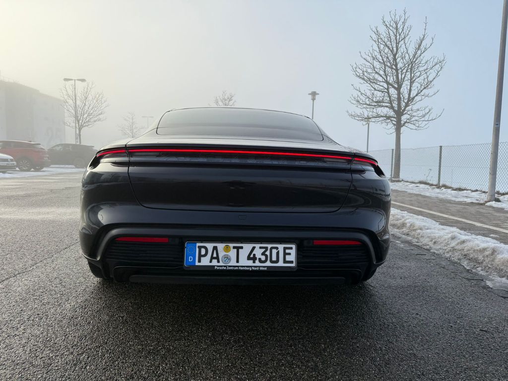 Porsche Taycan 2022
