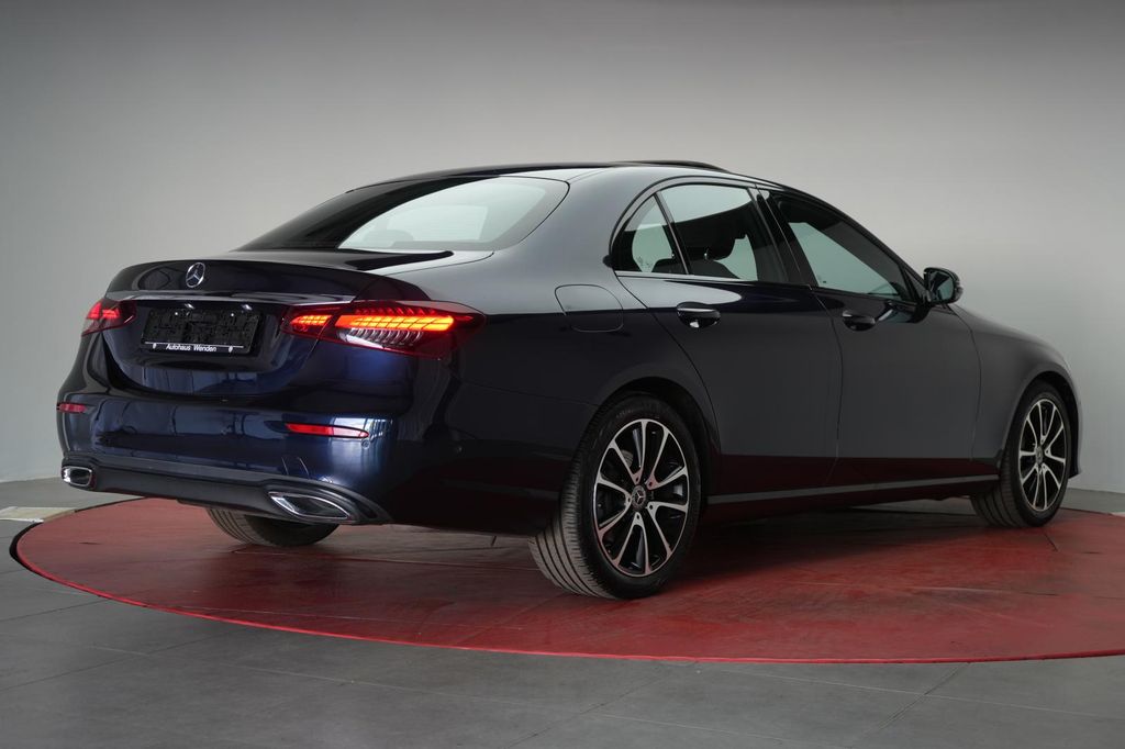 Mercedes-Benz E 300 2022