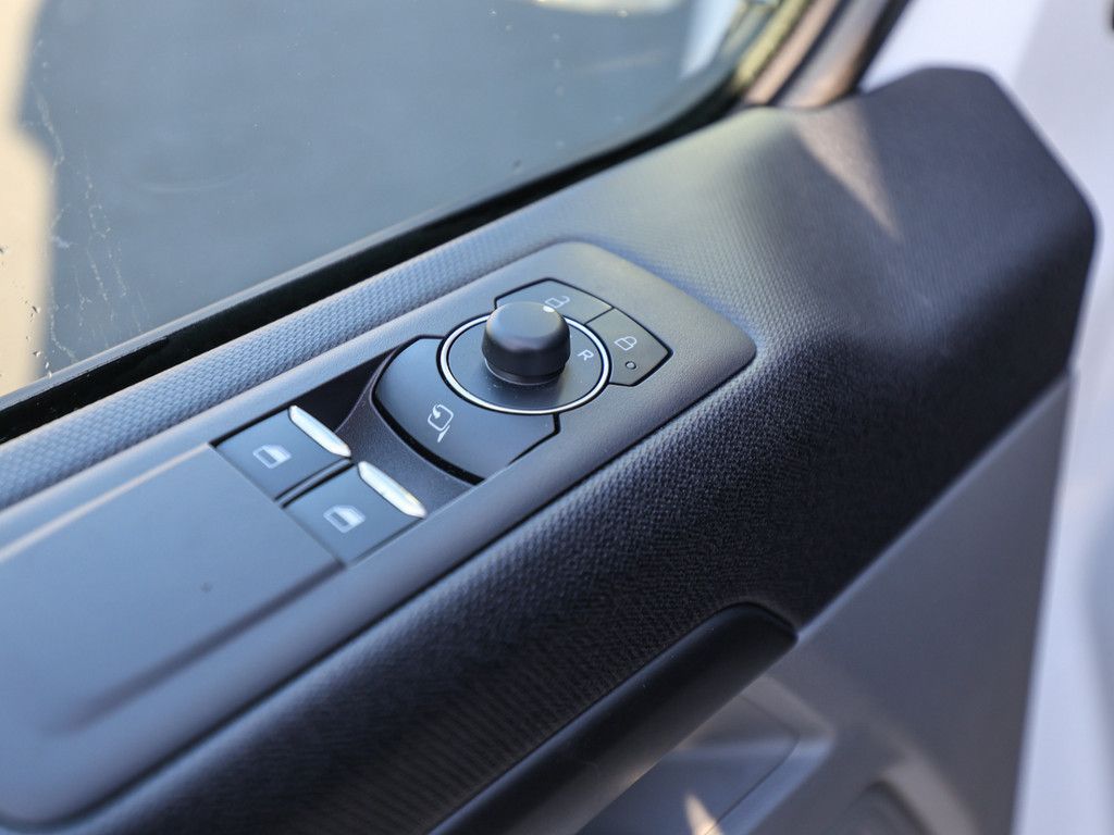 Ford Tourneo Custom 2025