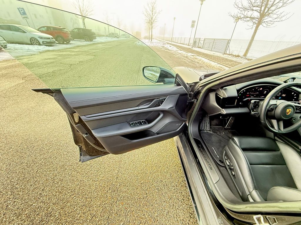 Porsche Taycan 2022