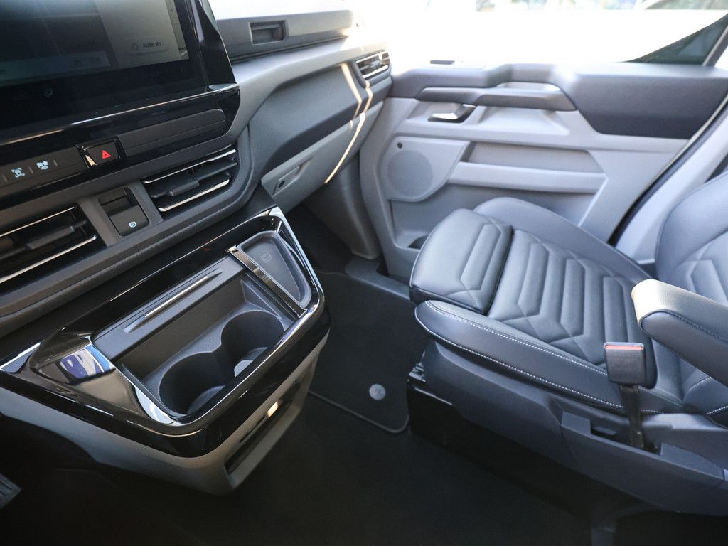 Ford Tourneo Custom 2025