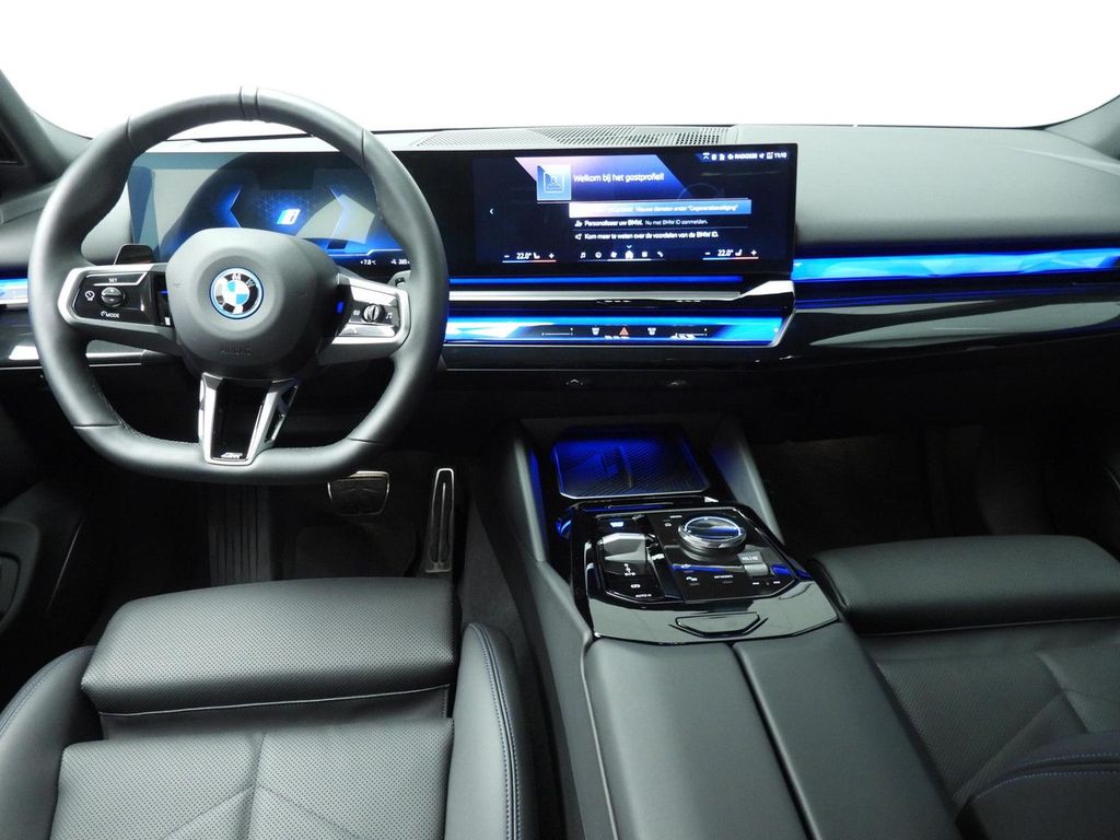 BMW i5 2025