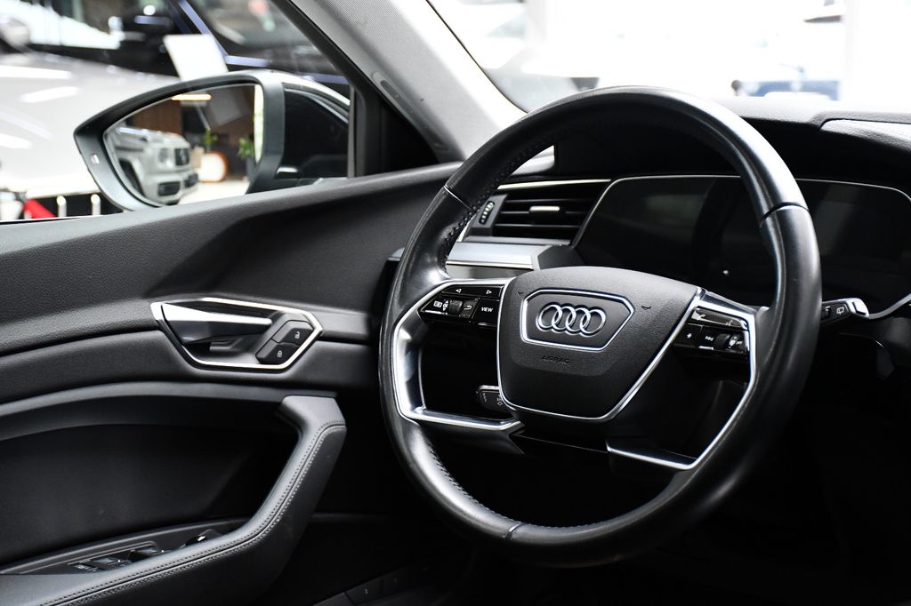 Audi e-tron 2019