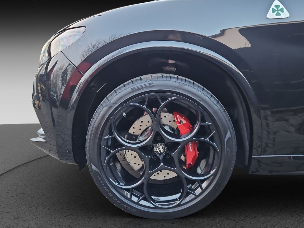 Alfa Romeo Stelvio 2025