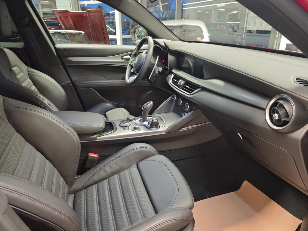 Alfa Romeo Stelvio 2024