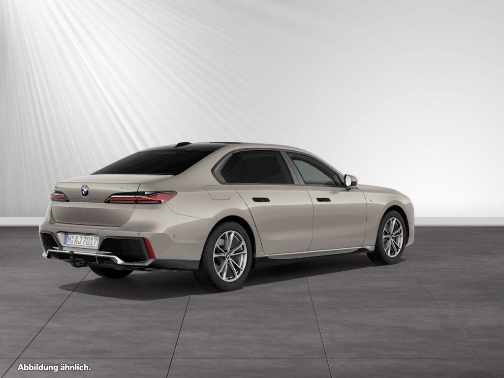BMW 740 2025