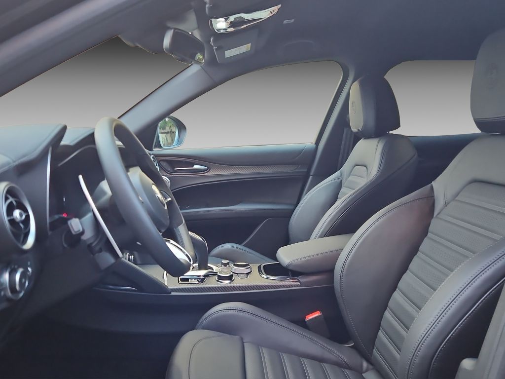 Alfa Romeo Stelvio 2025