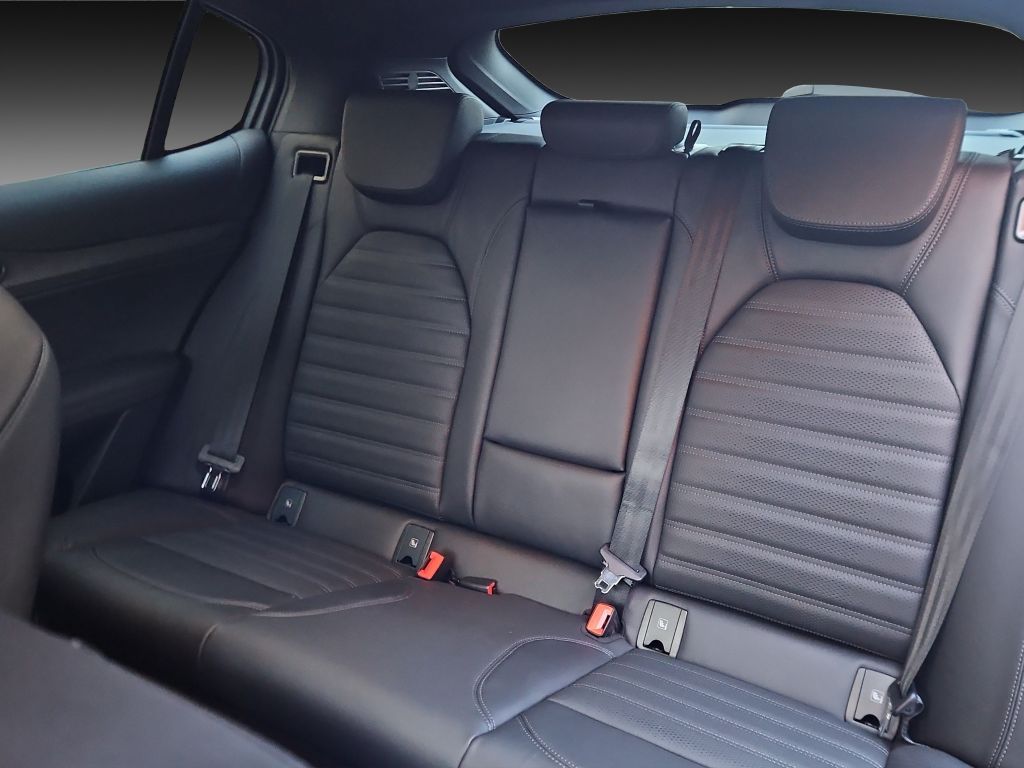 Alfa Romeo Stelvio 2025