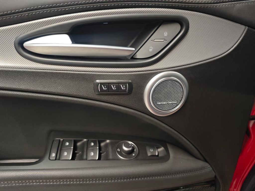 Alfa Romeo Stelvio 2024