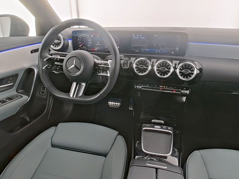 Mercedes-Benz CLA 200 2024